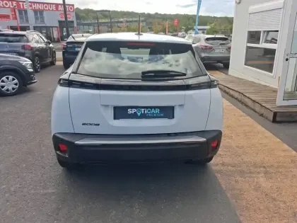 Photo 5 Peugeot 2008  PureTech 100 S&S BVM6