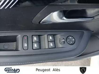 Photo 12 Peugeot 208  PureTech 100 S&S BVM6