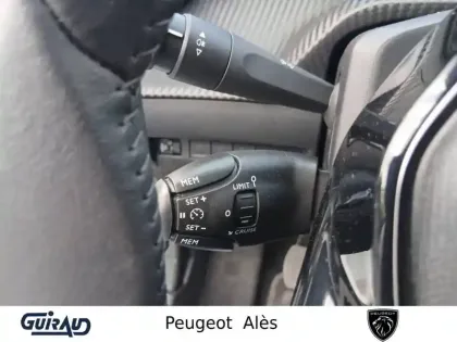 Photo 17 Peugeot 208  PureTech 100 S&S BVM6