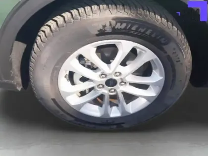 Photo 12 Ford Kuga  2.5 Duratec 180 ch FlexiFuel FHEV E85 Powershift