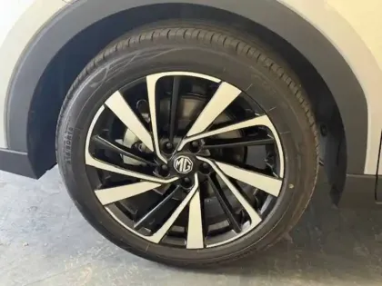 Photo 5 Mg ZS  1.5 L Hybrid+ 197 ch