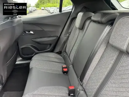Photo 11 Peugeot 2008  PureTech 130 S&S EAT8