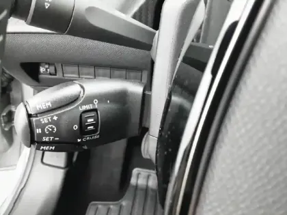 Photo 17 Peugeot 208  PureTech 75 S&S BVM5