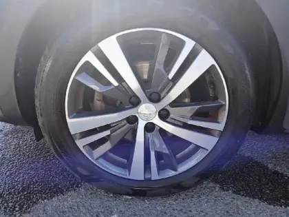 Photo 12 Peugeot 3008  PureTech 130ch S&S EAT8