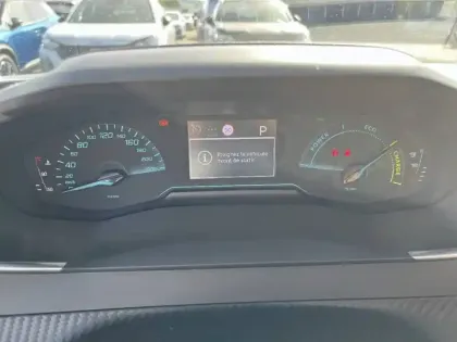 Photo 9 Peugeot 2008  Hybrid 110 e-DCS6
