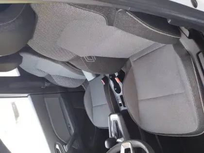 Photo 8 Renault Captur  E-Tech full hybrid 145 ch