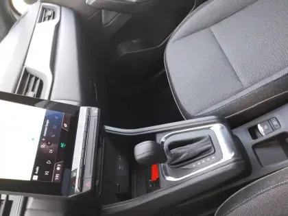 Photo 10 Renault Captur  E-Tech full hybrid 145 ch