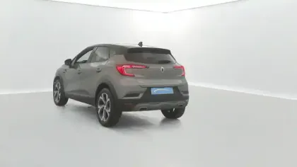 Photo 11 Renault Captur  mild hybrid 140