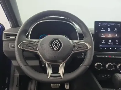 Photo 45 Renault Clio  E-Tech full hybrid 145