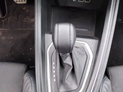 Photo 24 Renault Clio  E-Tech full hybrid 145