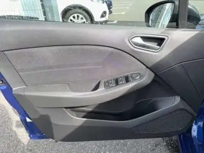 Photo 10 Renault Clio  E-Tech full hybrid 145