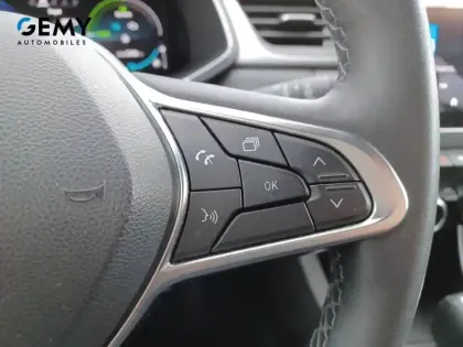 Photo 14 Renault Captur  E-Tech full hybrid 145