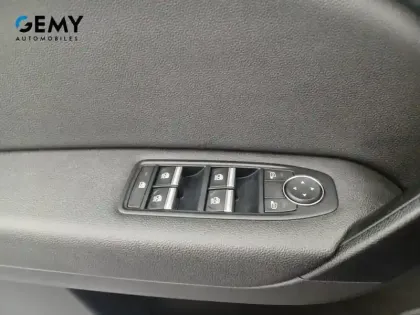 Photo 36 Renault Captur  E-Tech full hybrid 145