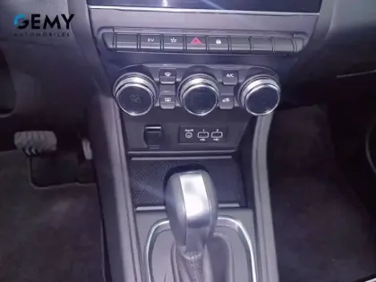 Photo 34 Renault Captur  E-Tech full hybrid 145