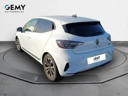 Photo 6 Renault Clio  E-Tech full hybrid 145