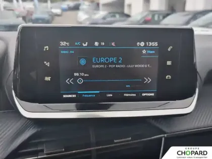 Photo 12 Peugeot 2008  PureTech 130 S&S EAT8