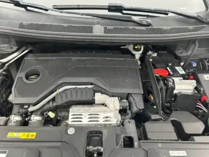 Photo 27 Peugeot 5008  Hybrid 145 ch e-DCS6