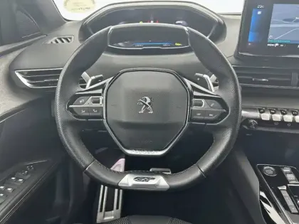 Photo 8 Peugeot 5008  Hybrid 145 ch e-DCS6