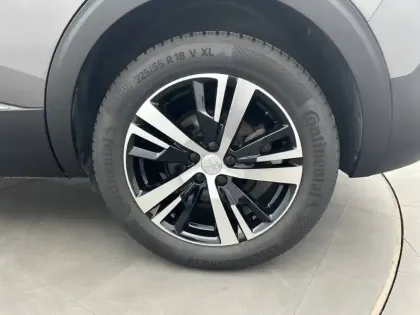 Photo 12 Peugeot 5008  Hybrid 145 ch e-DCS6