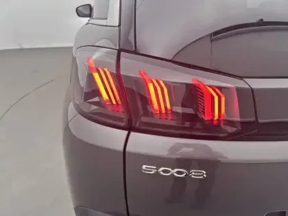 Photo 16 Peugeot 5008  Hybrid 145 ch e-DCS6