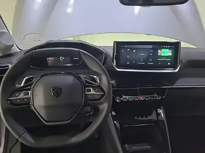 Photo 10 Peugeot 208  Hybrid 100 e-DCS6