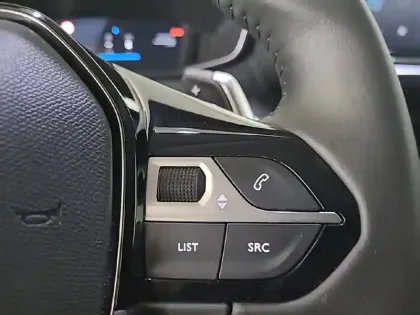 Photo 30 Peugeot 208  Hybrid 100 e-DCS6