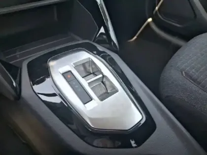 Photo 33 Peugeot 208  Hybrid 110 ch e-DCS6