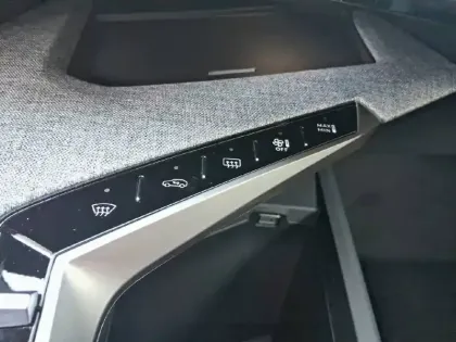 Photo 17 Peugeot 3008  Electrique 210 ch 73 kWh