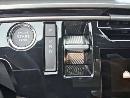 Photo 13 Peugeot 3008  Electrique 210 ch 73 kWh