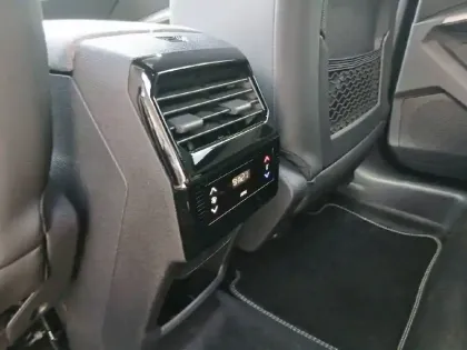 Photo 18 Peugeot 5008  Hybrid 145 ch e-DCS6