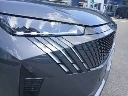 Photo 15 Peugeot 5008  Hybrid 145 ch e-DCS6
