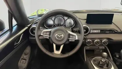 Photo 11 Mazda Mx-5  Roadster 1.5L SKYACTIV-G 132 ch