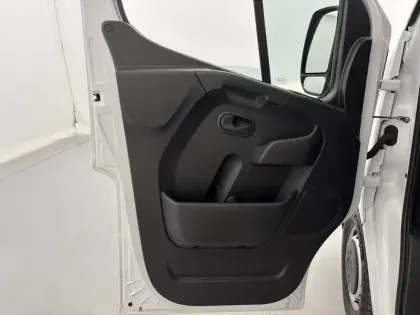 Photo 10 Renault Master  FGN TRAC F3500 L3H3 BLUE DCI 135