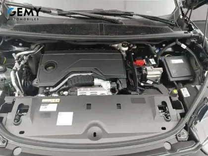 Photo 11 Peugeot 5008  Hybrid 145 ch e-DCS6