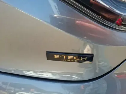 Photo 18 Renault Clio  E-Tech full hybrid 145 ch GSR2