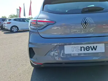 Photo 19 Renault Clio  E-Tech full hybrid 145 ch GSR2