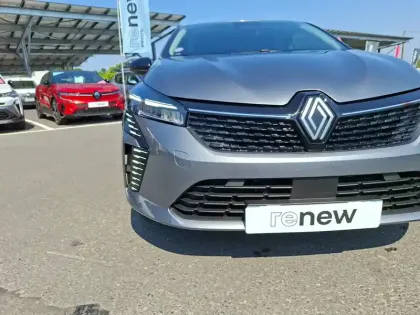 Photo 15 Renault Clio  E-Tech full hybrid 145 ch GSR2