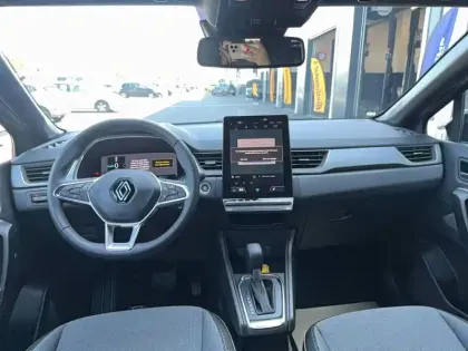 Photo 10 Renault Captur  E-Tech full hybrid 145 ch