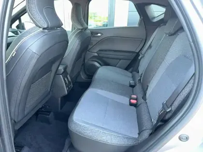 Photo 23 Renault Captur  E-Tech full hybrid 145 ch