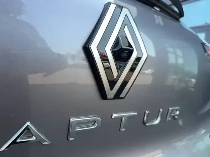 Photo 16 Renault Captur  E-Tech full hybrid 145 ch