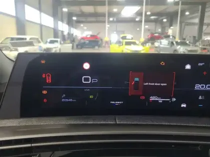 Photo 10 Peugeot 5008  Hybrid 145 ch e-DCS6
