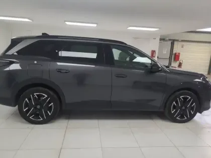 Photo 6 Peugeot 5008  Hybrid 145 ch e-DCS6