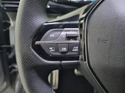 Photo 44 Peugeot 408  Hybrid 145 e-DCS6