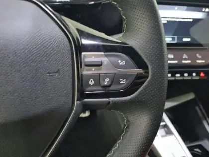 Photo 45 Peugeot 408  Hybrid 145 e-DCS6