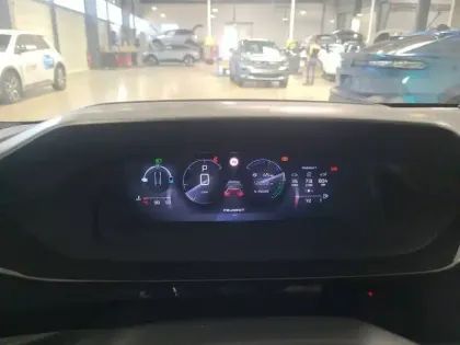 Photo 11 Peugeot 408  Hybrid 145 e-DCS6