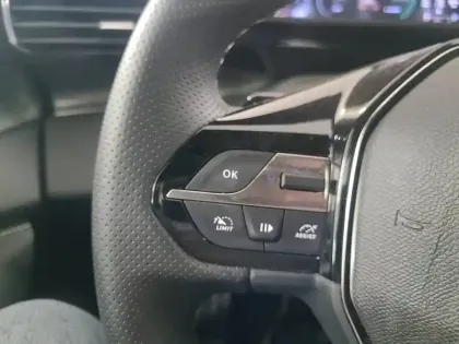 Photo 20 Peugeot 408  Hybrid 145 e-DCS6