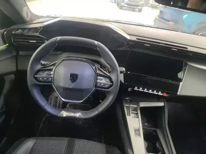 Photo 9 Peugeot 408  Hybrid 145 e-DCS6