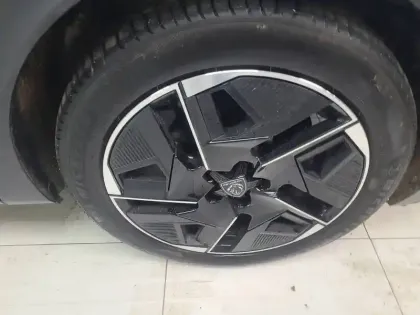 Photo 8 Peugeot 408  Hybrid 145 e-DCS6
