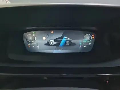 Photo 33 Peugeot 408  Hybrid 145 e-DCS6