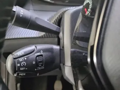 Photo 45 Peugeot 208  PureTech 75 S&S BVM5